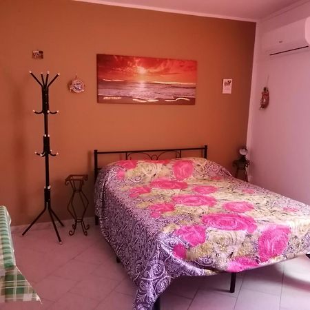Room Holiday "Al Centro Storico" Палермо Екстер'єр фото